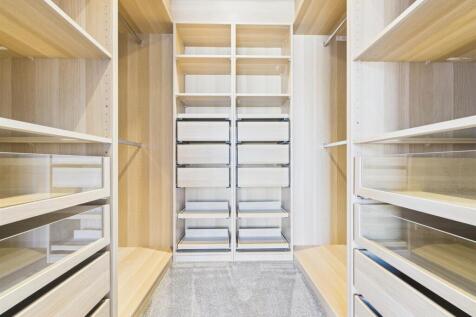 Walk-In Wardrobe