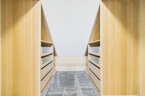 Walk-In Wardrobe