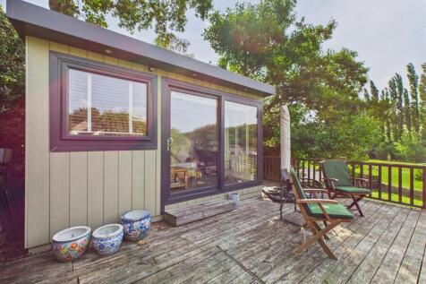 Detached Home Office / Summerhouse