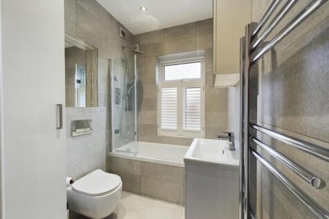 Family Bathroom.jpg
