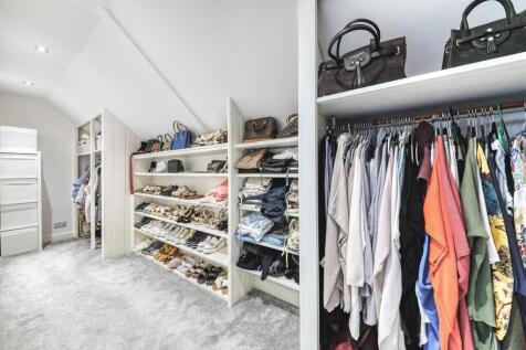 Walk-In Wardrobe