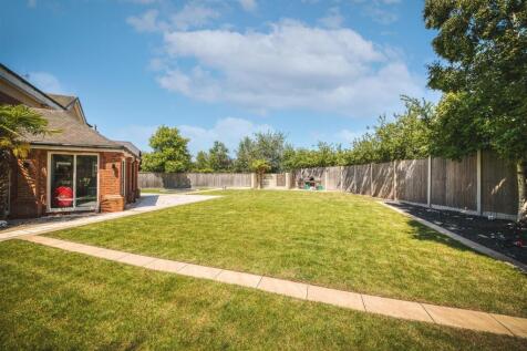 Front &amp; Rear Gardens