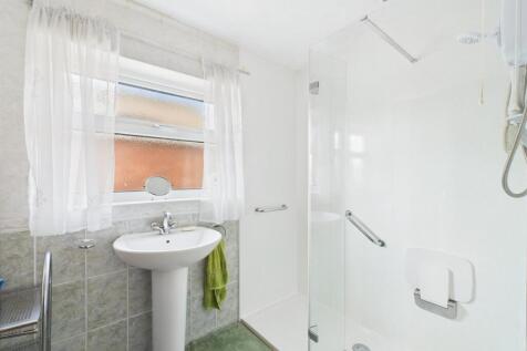 Bathroom/Shower Room