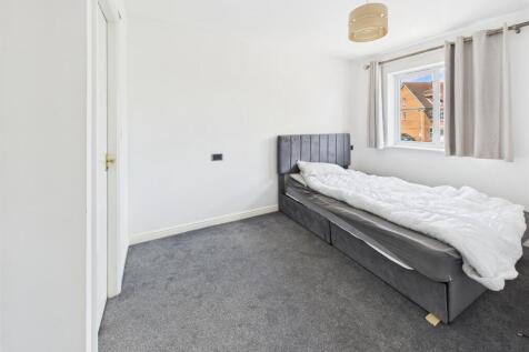 Master Bedroom With En-Suite