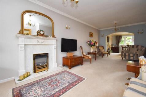 Spacious Lounge