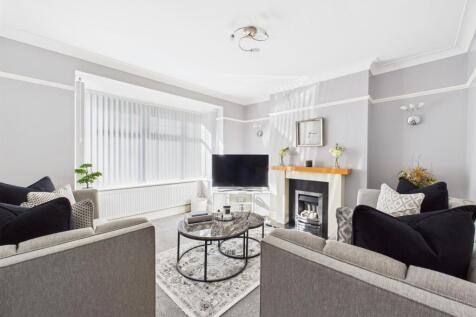 Immaculate Living Room