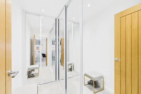 Walk-In Wardrobe