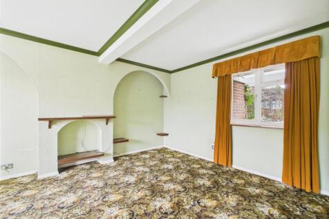 Spacious Lounge