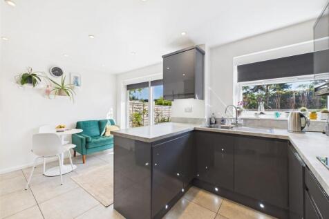 Stylish Open Plan Dining Kitchen
