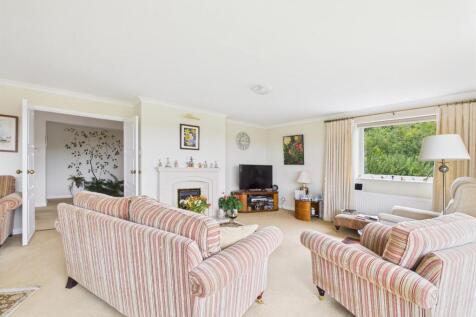 Spacious Lounge