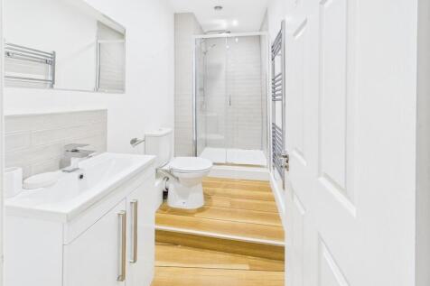 Spacious Shower Room