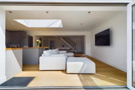 OPEN PLAN LIVING/ KITCHEN/ DINING AREA