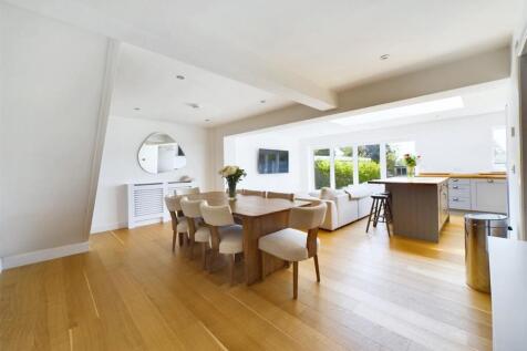 OPEN PLAN LIVING/ KITCHEN/ DINING AREA
