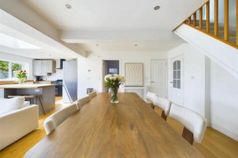 OPEN PLAN LIVING/ KITCHEN/ DINING AREA
