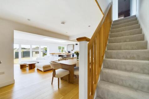 OPEN PLAN LIVING/ KITCHEN/ DINING AREA
