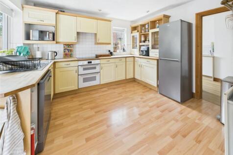 Large Kitchen Space