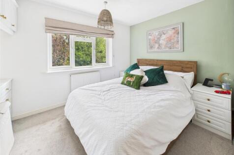 Master Bedroom With Built In Storgae