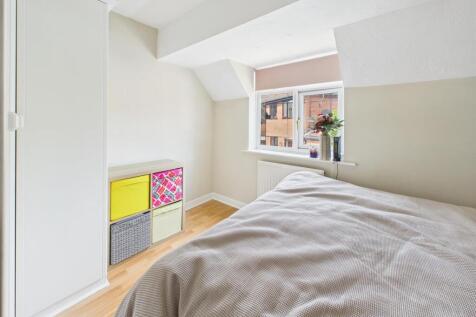 Second Bedroom With In Built Storage