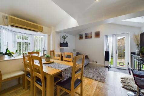 Living/Dining Area