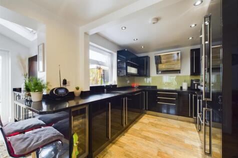 Fitted Kitchen Area