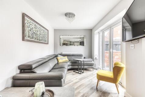 Living Kitchen / Dining Room