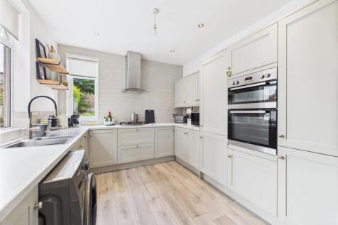 Stylish Refitted Kitchen