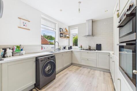 Stylish Refitted Kitchen