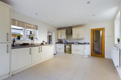 Fitted Kitchen/Dining Room