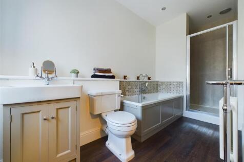 Fitted Four-Piece Bathroom
