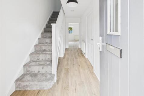 Nice Hallway With Storage And WC
