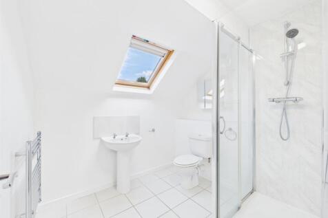 Master Bedroom En-Suite