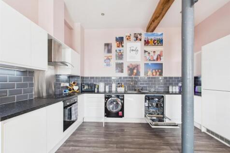 Kitchen With Integrated Appliances