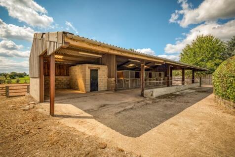 Stable Block with Yard