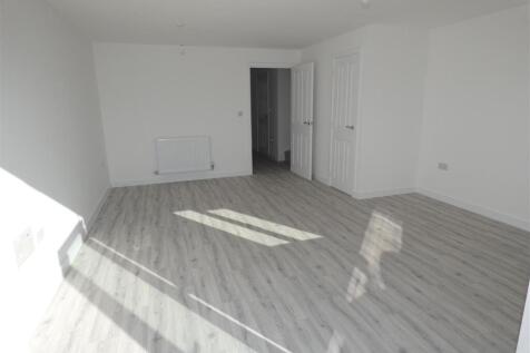 LIVING/DINING AREA