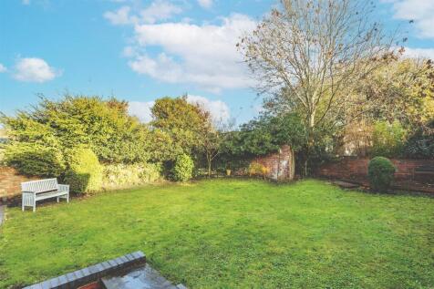 Private Enclosed Rear Garden