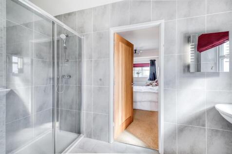 Jack &amp; Jill Style Shower Room