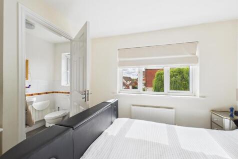 Master Bedroom With En-Suite