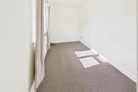 CAM04916G0-PR0153-STILL009.jpg