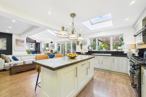 Fabulous Open Plan Living Kitchen