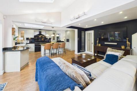 Fabulous Open Plan Living Kitchen