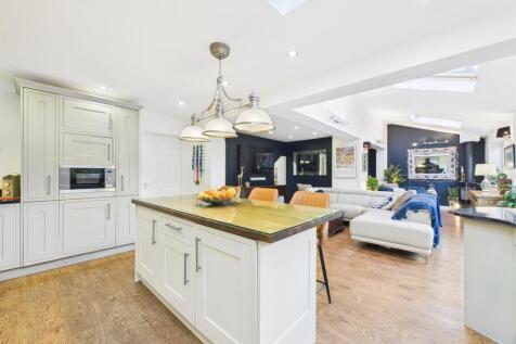 Fabulous Open Plan Kitchen