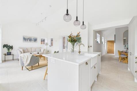 Kitchen/Living Area