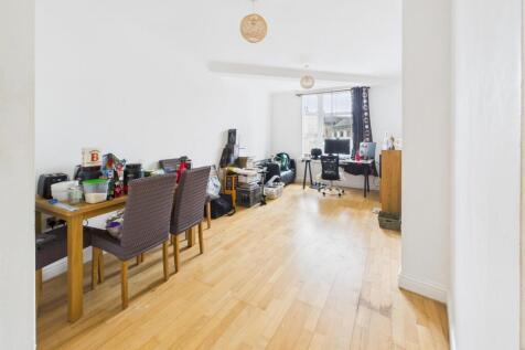 CAM04916G0-PR0157-STILL003.jpg