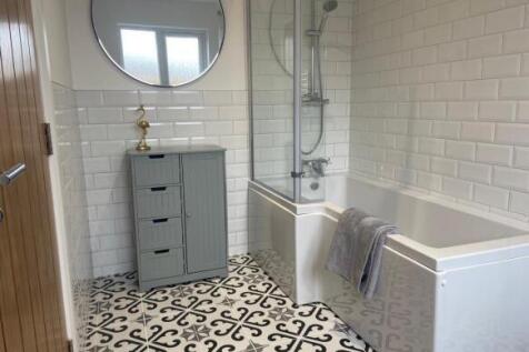 Park Lodge Bathroom.jpg