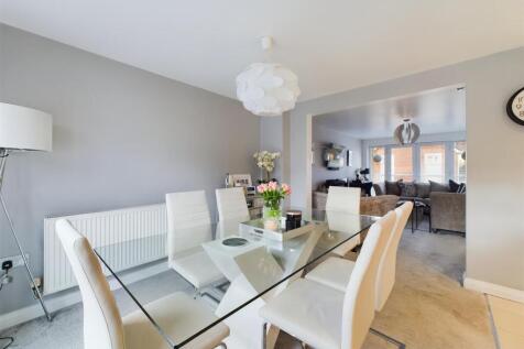 Living Kitchen/Dining Room
