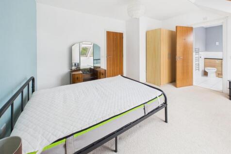 Master Bedroom With En-Suite