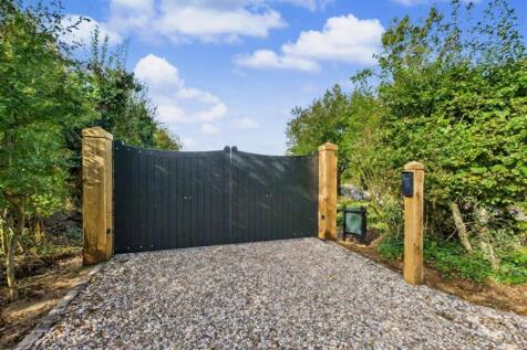 CAM04916G0-PR0172-STILL006 (1) (1).jpg