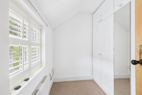 Single Bedroom Three/Dressing Room