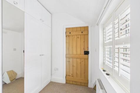 Single Bedroom Three/Dressing Room