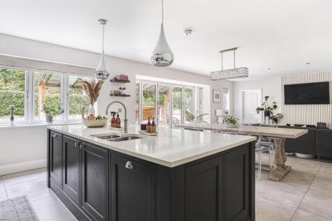 Stunning Open Plan Living Kitchen